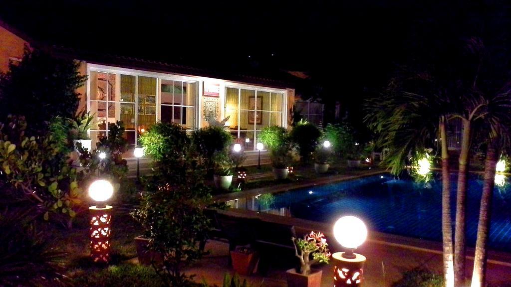 Pictory Garden Resort Sattahip Buitenkant foto