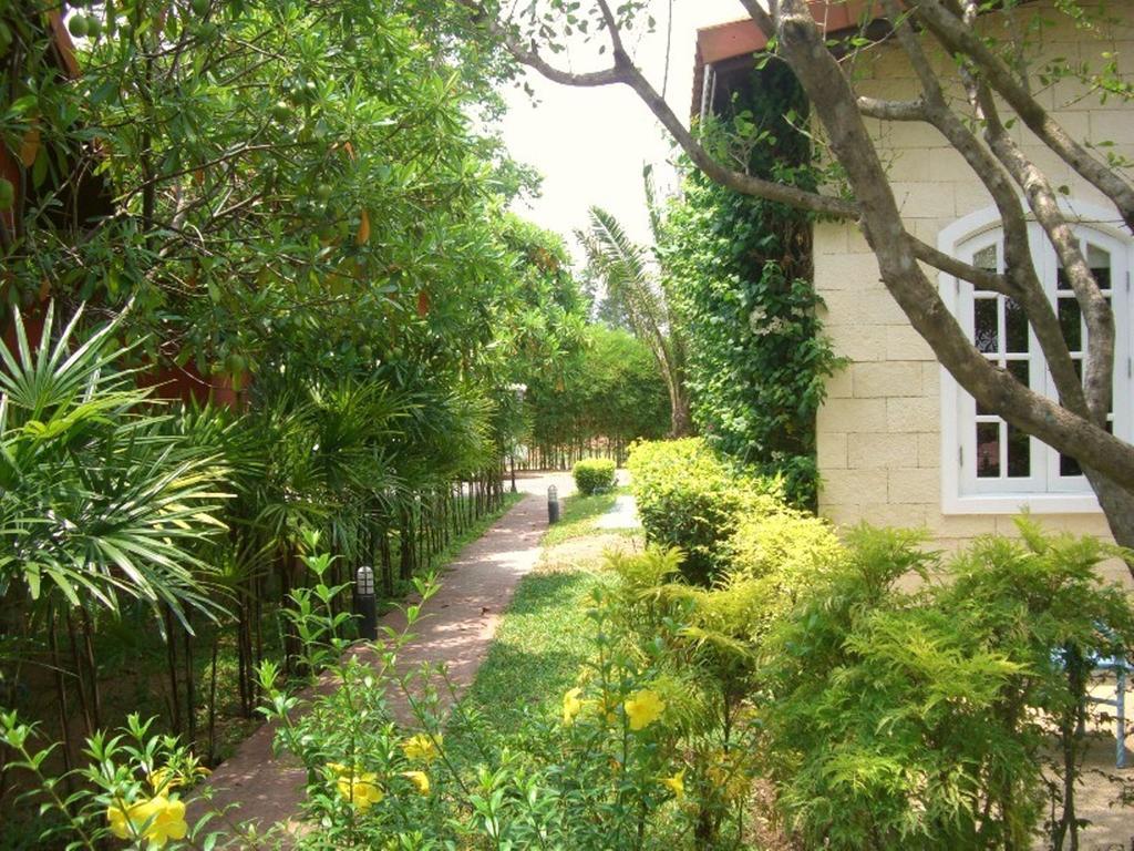 Pictory Garden Resort Sattahip Buitenkant foto