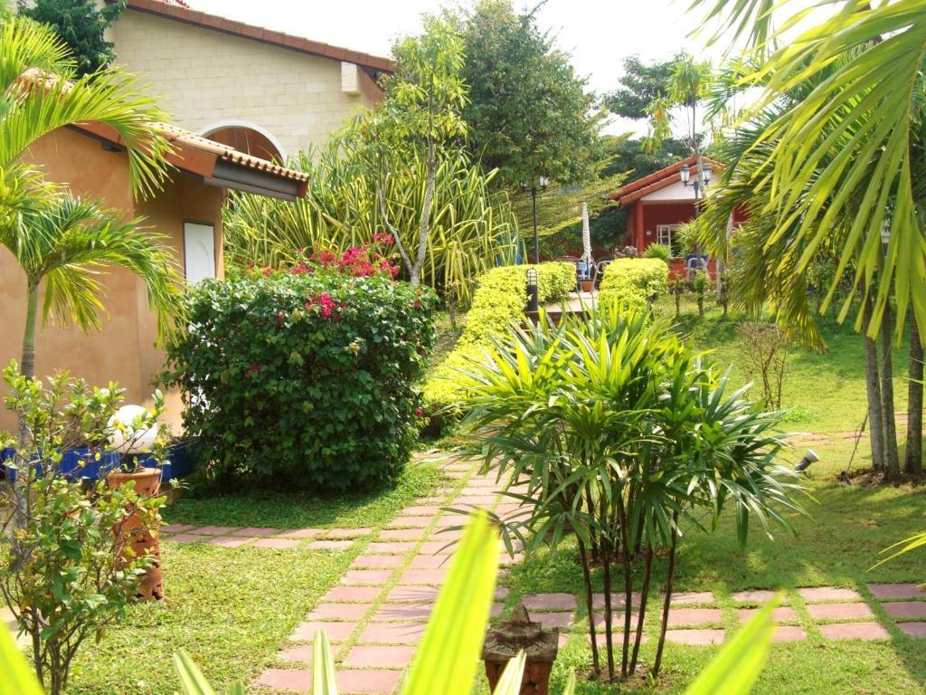 Pictory Garden Resort Sattahip Buitenkant foto