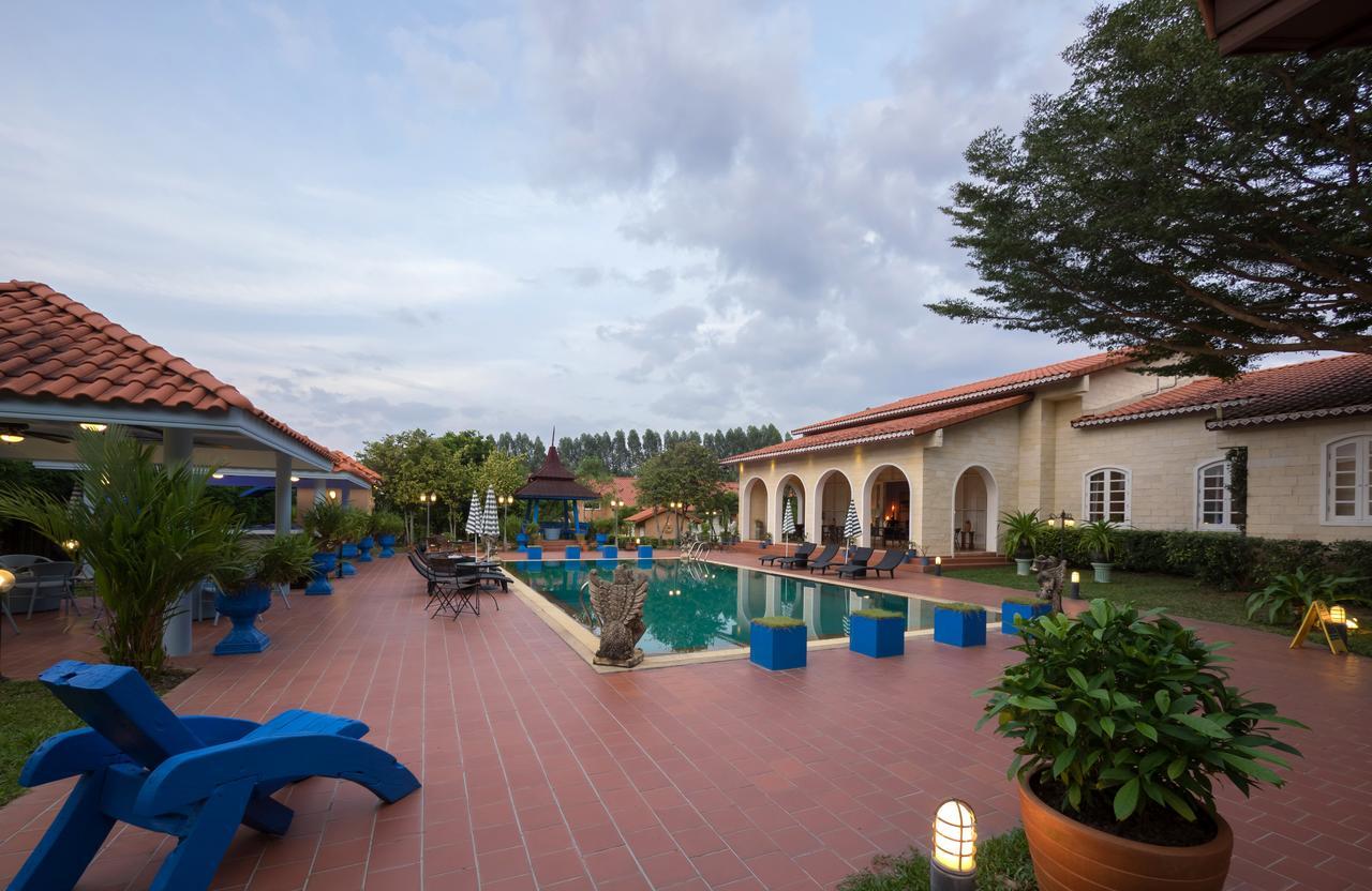 Pictory Garden Resort Sattahip Buitenkant foto